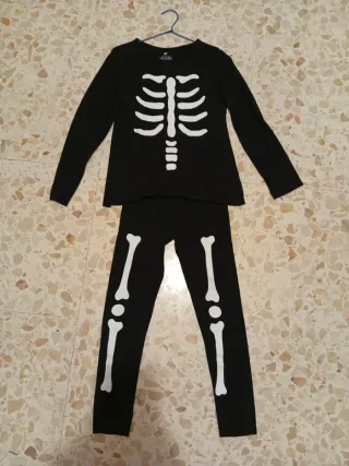 Disfraz esqueleto H&M 2 piezas talla 8-9 años