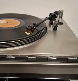 Giradischi Teac P-70