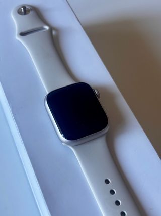 Apple Watch S8 + 3 correas