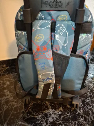 Mochila Totto con ruedas y estampado gamer