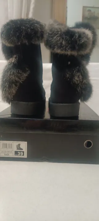 Stivali neri con pelliccia usati poco come nuovi