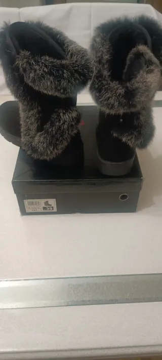Stivali neri con pelliccia usati poco come nuovi
