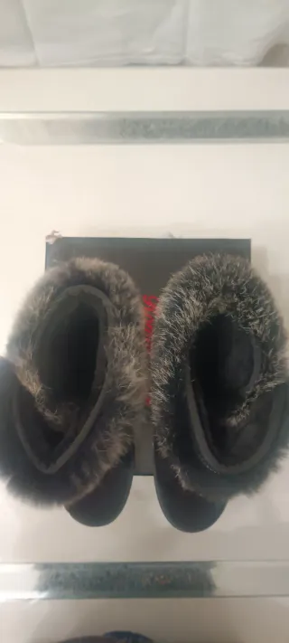 Stivali neri con pelliccia usati poco come nuovi