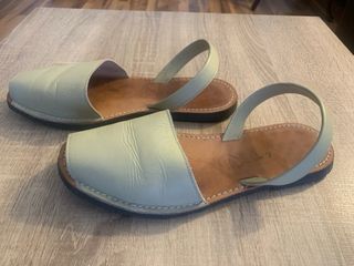 Abarca de hombre color hueso