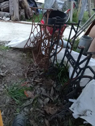 Bases de máquina de coser antiguas