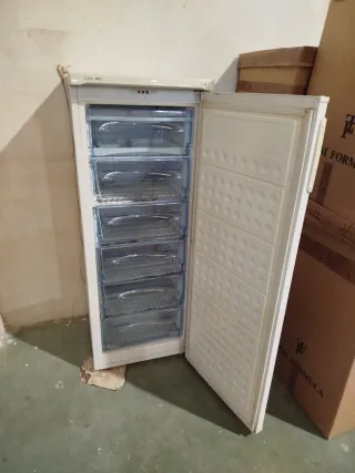 Congelador vertical con cajones