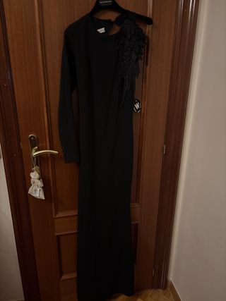 Vestido fiesta negro asimétrico bordado