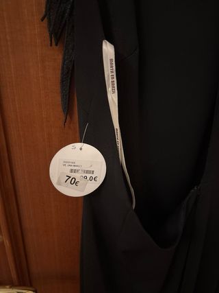 Vestido fiesta negro asimétrico bordado