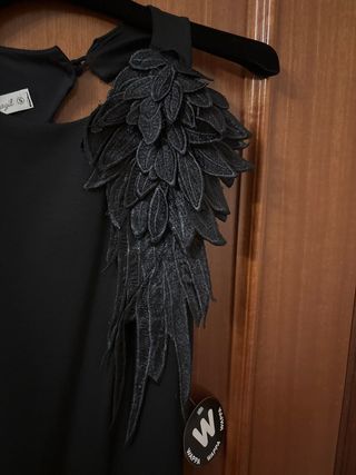 Vestido fiesta negro asimétrico bordado
