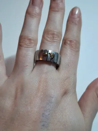 Anillo de plata con luna dorada