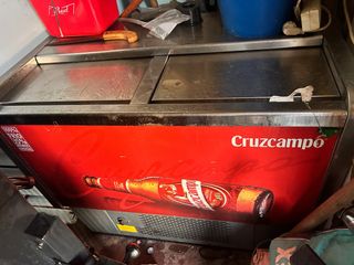 Botellero Cruzcampo Rojo y Plateado