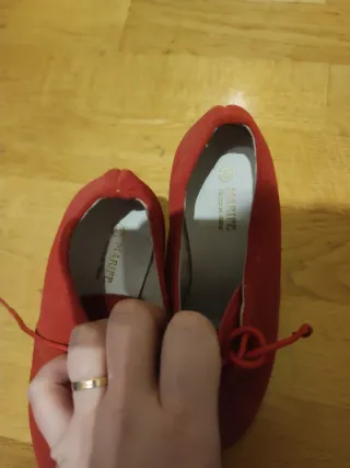 Zapatos rojos vestir talla 33 Nuevos.