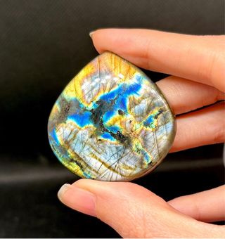 Labradorita espectrolita multicolor cabujon grande