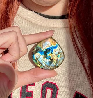 Labradorita espectrolita multicolor cabujon grande