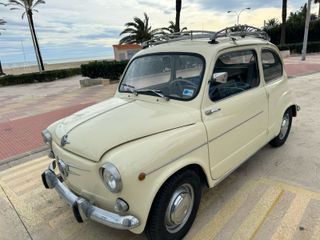 SEAT 600D