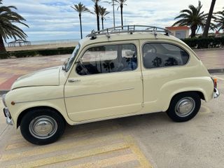 SEAT 600D