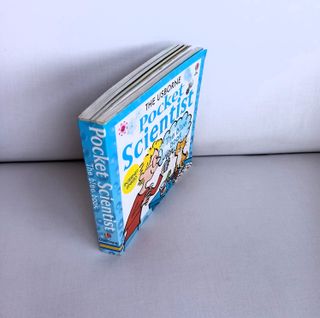 The Usborne Pocket Scientist The Blue Book English