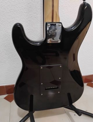 Pack Guitarra Fender Squier + Marshall