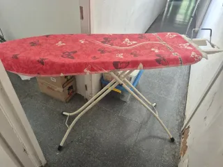 Tabla de planchar con funda