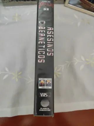 VHS Cine de Terror: Asesinos Cibernéticos