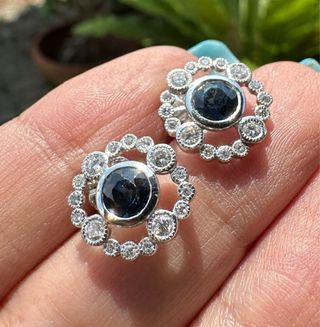 Pendientes Oro Blanco 18K Zafiro y Diamantes