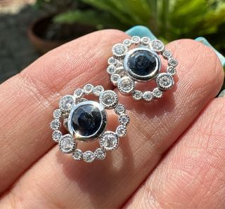 Pendientes Oro Blanco 18K Zafiro y Diamantes