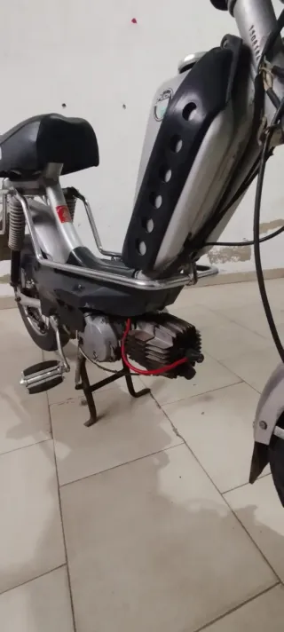 Puch X40 Moped Plata y Negro