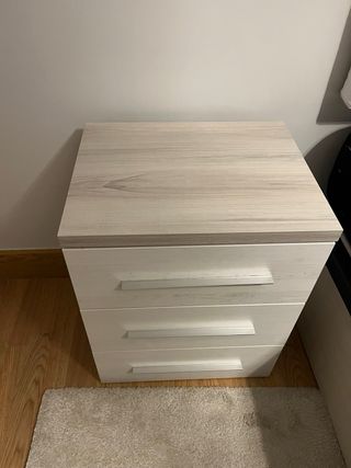 Cómoda y 2 Mesitas de Noche