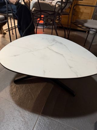 Mesa de mármol y hierro