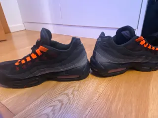 Nike Air Max 95 Negro Naranja