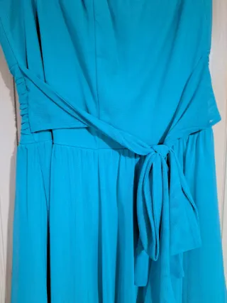 Vestido corto elegante de fiesta