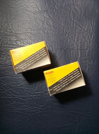 2 Kodak TMax 100 pro B&W 35mm 36exp