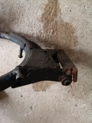 Caballete moto para motores minarelli orizontal.