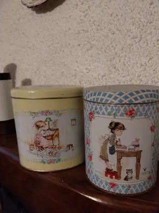 Barattoli in latta decorati