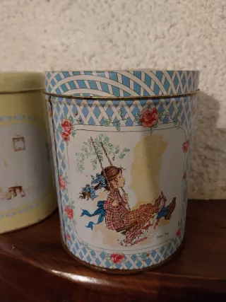 Barattoli in latta decorati