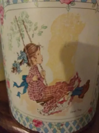 Barattoli in latta decorati