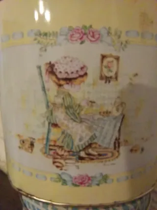 Barattoli in latta decorati