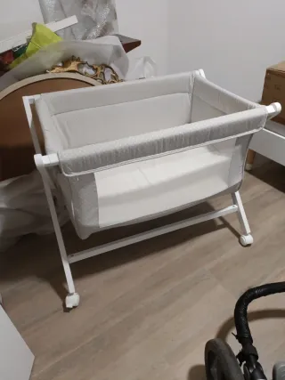 Minicuna con ruedas