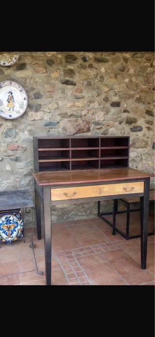 Escritorio clásico madera y metal