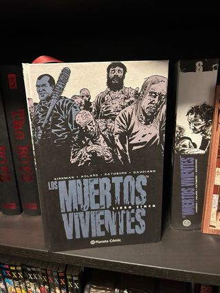 The walking dead / los muertos vivientes integral
