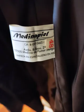 Chaqueta larga piel vintage sin usar.