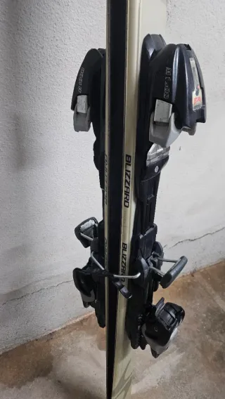 Sci Blizzard 160cm con attacchi