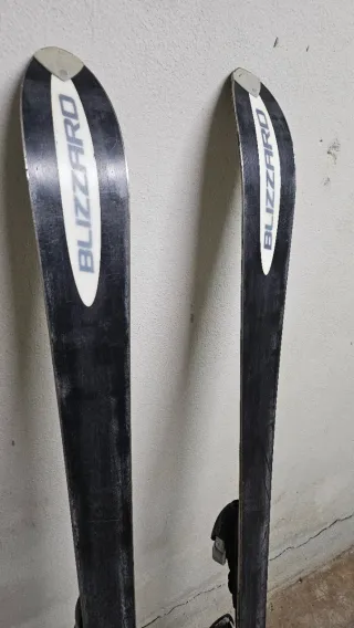 Sci Blizzard 160cm con attacchi