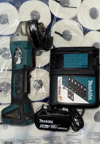 Amoladora a batería Makita GA508