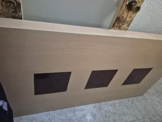 Mesa grande de madera y cristal