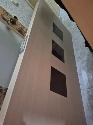 Mesa grande de madera y cristal