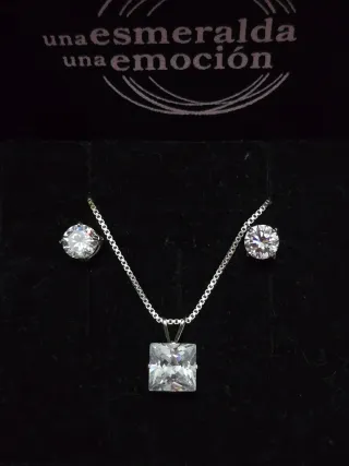 Conjunto Plata: Collar y Pendientes