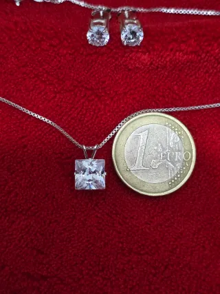 Conjunto Plata: Collar y Pendientes