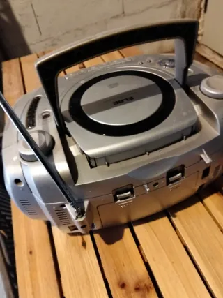 Radio Cassette CD ELBE Plata y Beige