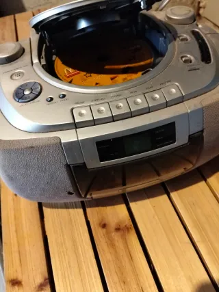 Radio Cassette CD ELBE Plata y Beige